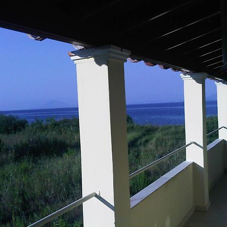 Virginia'S Beachfront Apartments Kávos Exterior foto